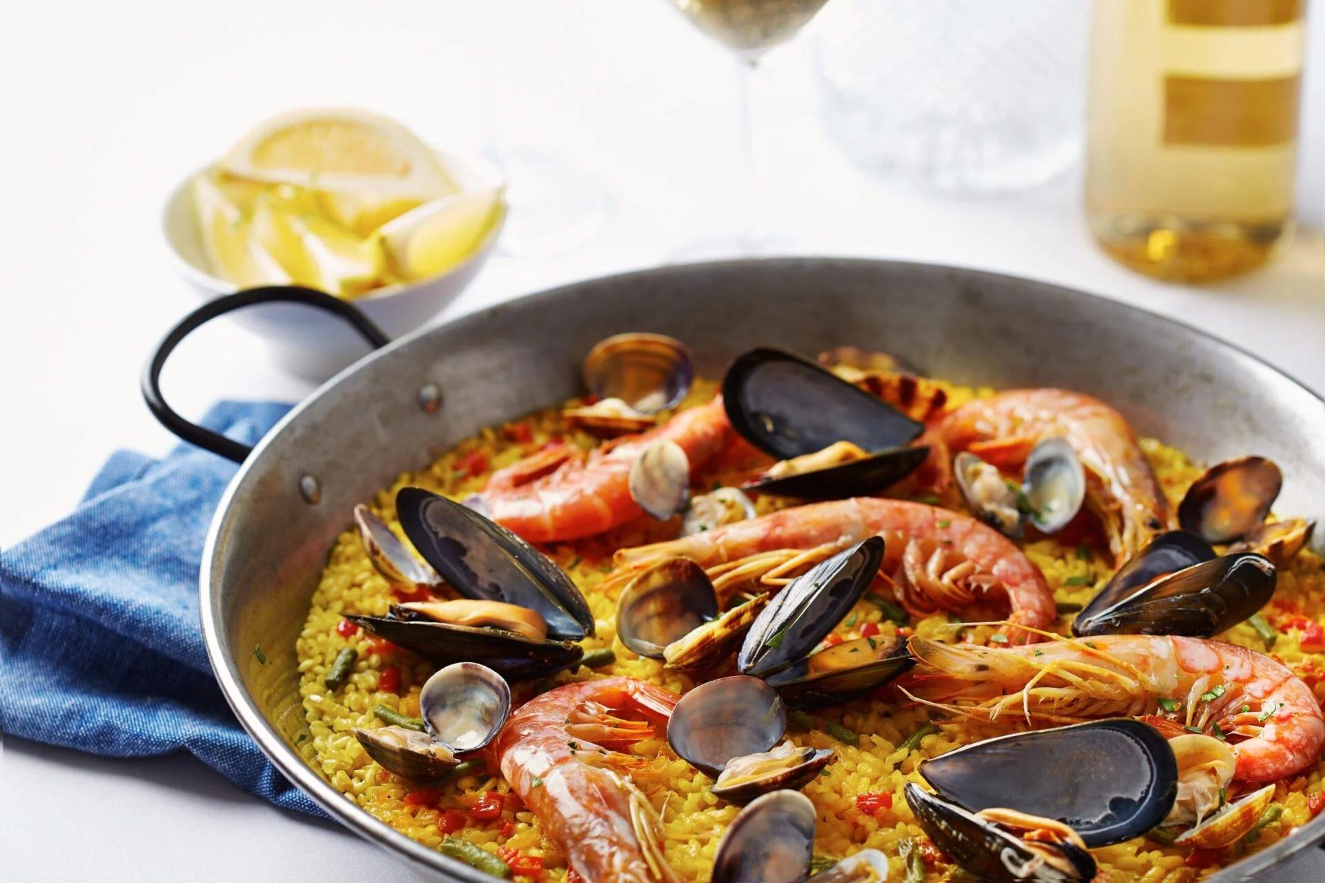 Delicious Spanish Paella: 10 Steps to Flavorful Bliss