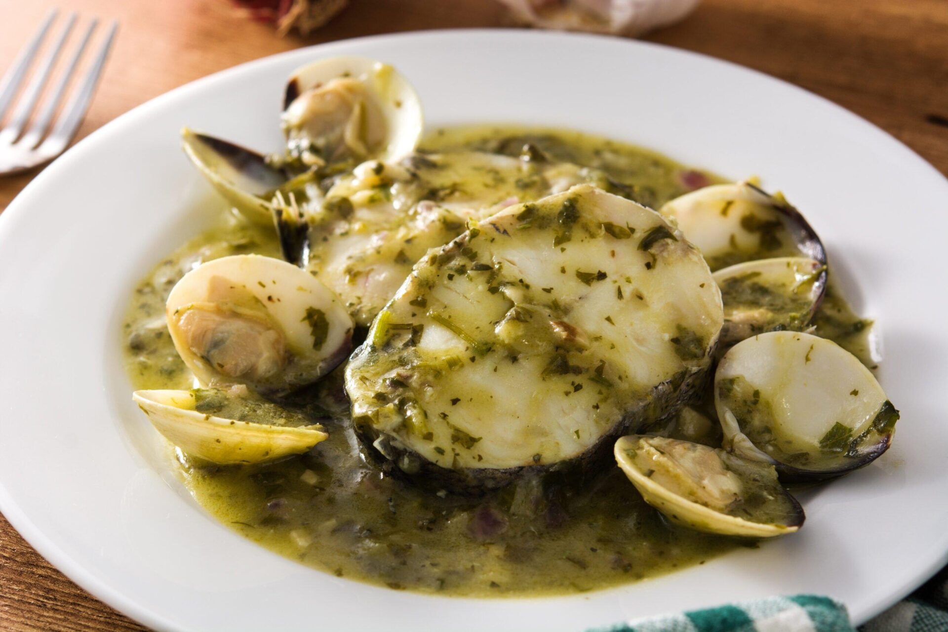 Hake in Green Sauce Recipe: A Classic Spanish Delight