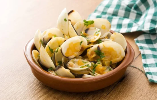 Spanish-Style Clams Recipe: 5 Easy Steps to Perfection