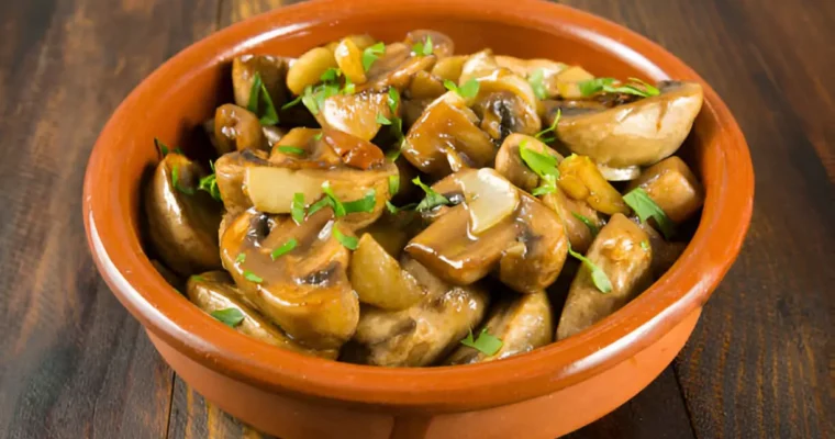 Easy Spanish Garlic Mushrooms Recipe in 15 Minutes